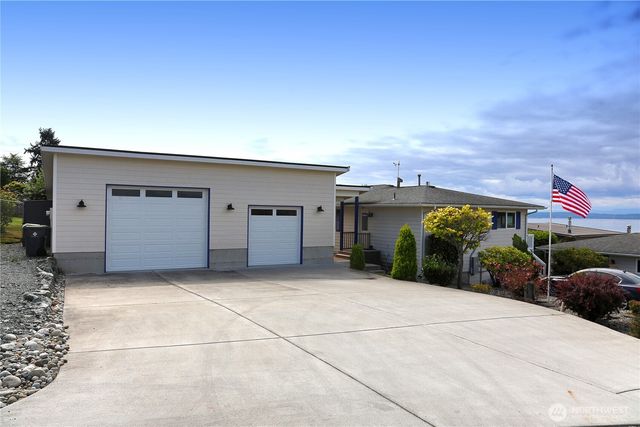 4104 Scatchet View Drive, Clinton, WA 98236