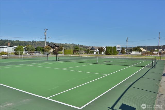 4104 Scatchet View Drive, Clinton, WA 98236