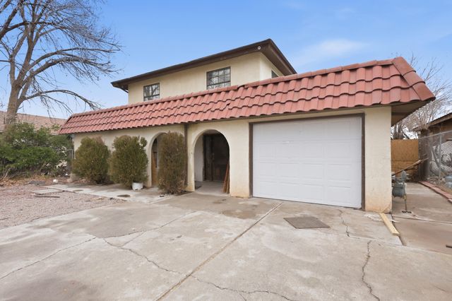 2335 Contreras Place NW, Albuquerque, NM 87104