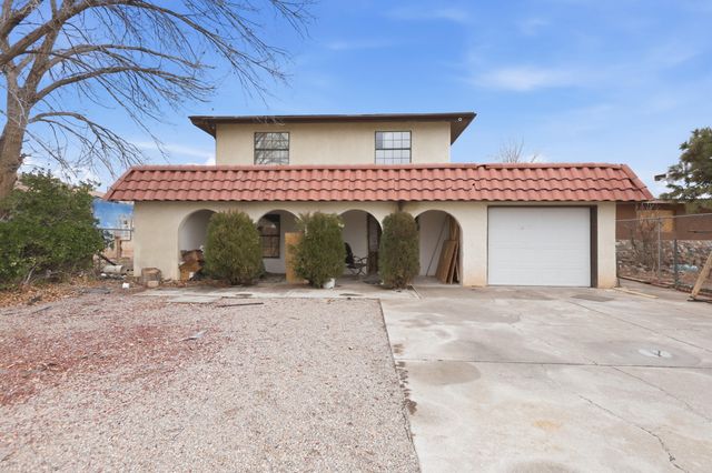 2335 Contreras Place NW, Albuquerque, NM 87104