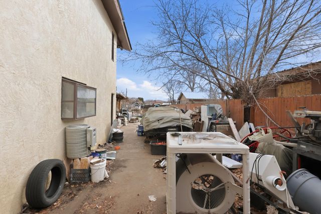 2335 Contreras Place NW, Albuquerque, NM 87104