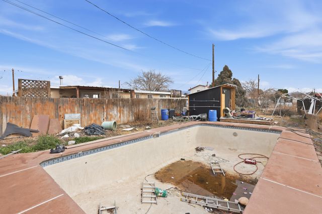 2335 Contreras Place NW, Albuquerque, NM 87104