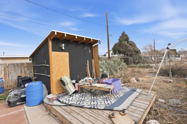 2335 Contreras Place NW, Albuquerque, NM 87104