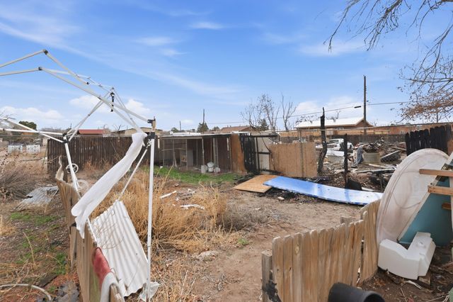 2335 Contreras Place NW, Albuquerque, NM 87104