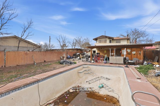 2335 Contreras Place NW, Albuquerque, NM 87104
