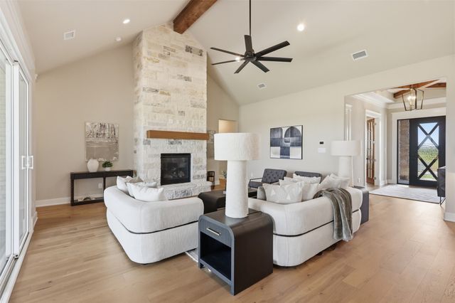 2006 Lindale Lane, Granbury, TX 76049
