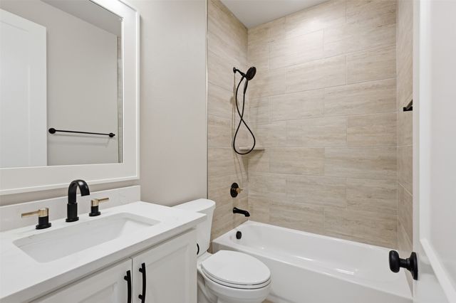 2006 Lindale Lane, Granbury, TX 76049