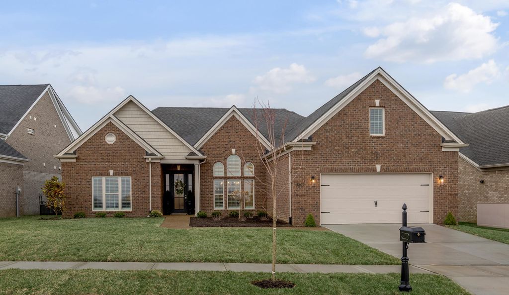 3807 Branham Park, Lexington, KY 40515