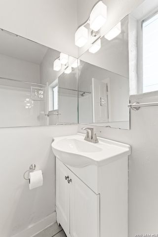 135 Panama, San Antonio, TX 78210