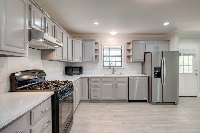304 Oak Drive, Argyle, TX 76226
