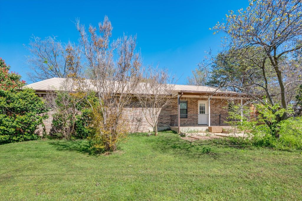 304 Oak Drive, Argyle, TX 76226