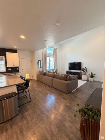 7129 N MOUNTAIN FIELD DR, Eagle Mountain, UT 84005