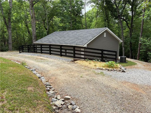 312 Aurum Hill Drive, Cleveland, GA 30528