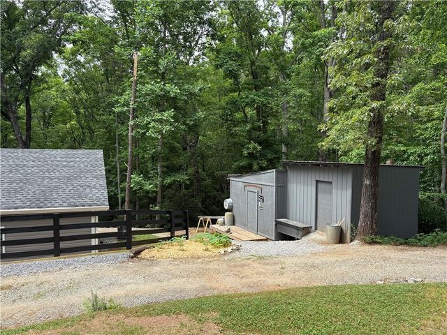 312 Aurum Hill Drive, Cleveland, GA 30528