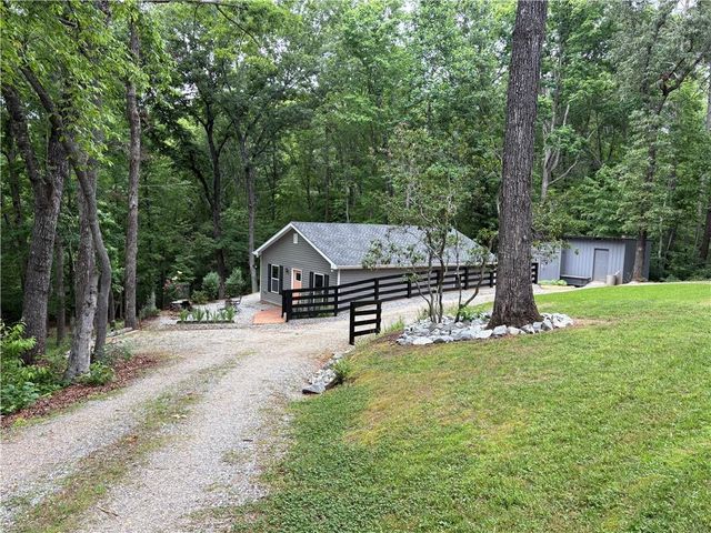 312 Aurum Hill Drive, Cleveland, GA 30528