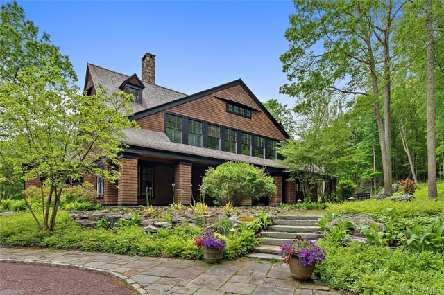 401 Pea Pond Road, Katonah, NY 10536
