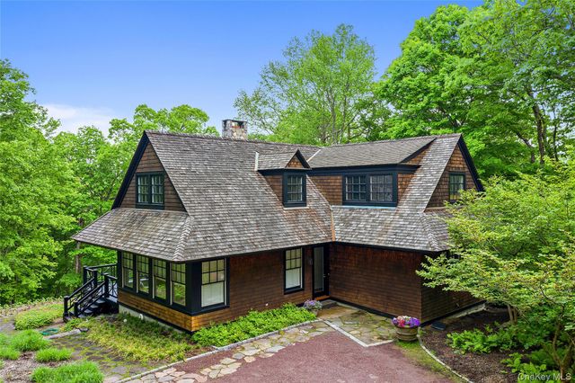 401 Pea Pond Road, Katonah, NY 10536