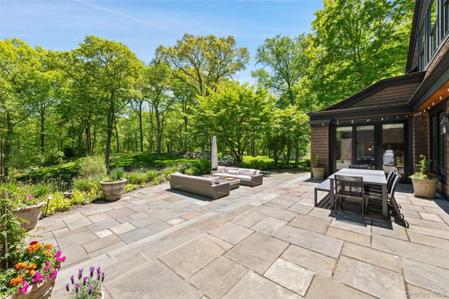 401 Pea Pond Road, Katonah, NY 10536