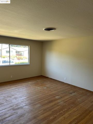 2358 Wright Ave, Pinole, CA 94564