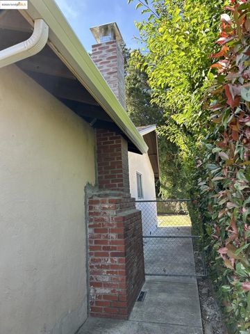2358 Wright Ave, Pinole, CA 94564