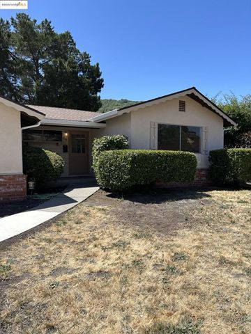 2358 Wright Ave, Pinole, CA 94564