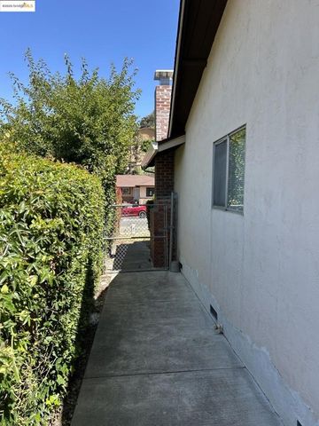2358 Wright Ave, Pinole, CA 94564