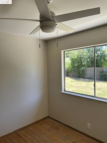 2358 Wright Ave, Pinole, CA 94564