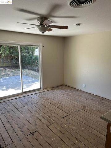 2358 Wright Ave, Pinole, CA 94564