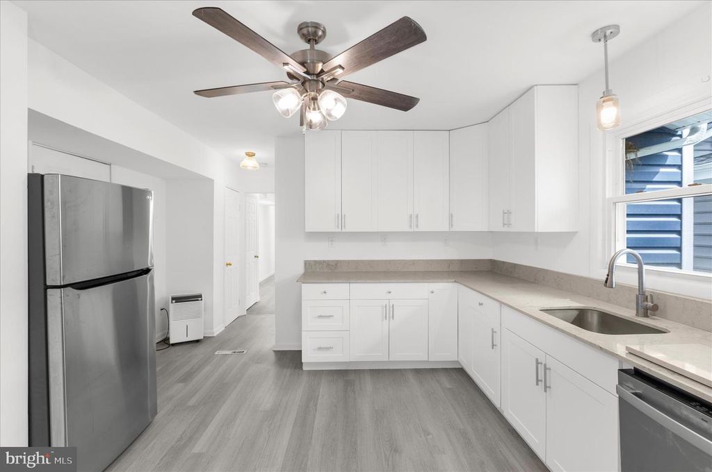 Image 9 of property listing at 3805 7TH ST, North Beach, MD 20714