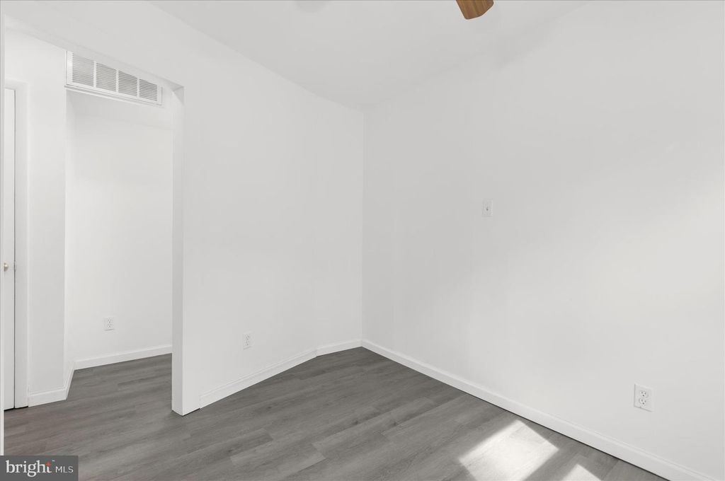 Image 15 of property listing at 3805 7TH ST, North Beach, MD 20714