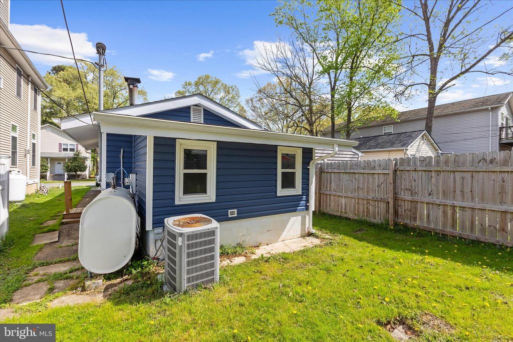 Image 23 of property listing at 3805 7TH ST, North Beach, MD 20714