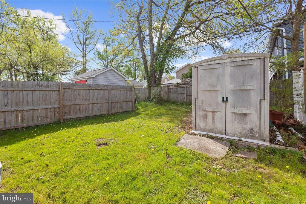 Image 26 of property listing at 3805 7TH ST, North Beach, MD 20714