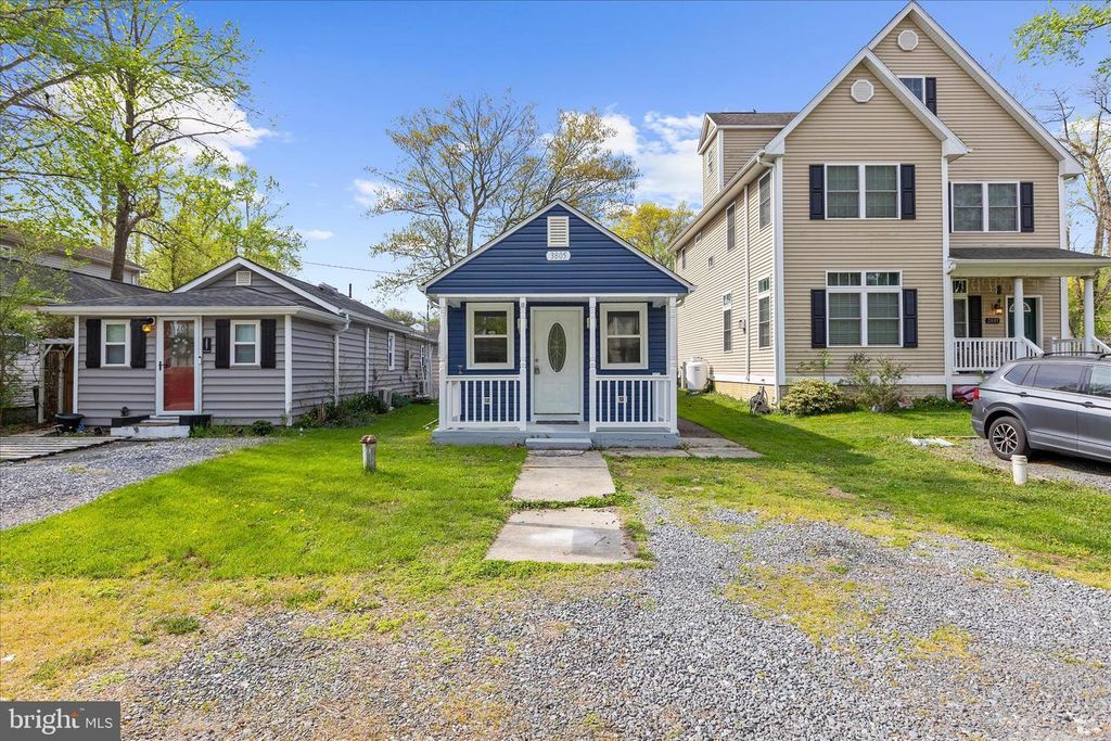 Image 3 of property listing at 3805 7TH ST, North Beach, MD 20714