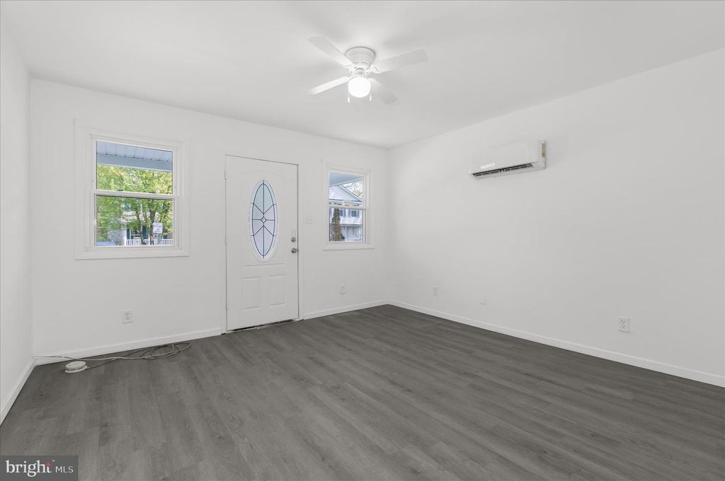 Image 6 of property listing at 3805 7TH ST, North Beach, MD 20714