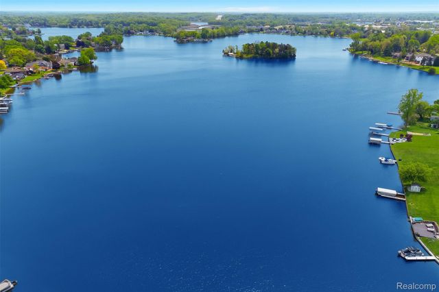 2620 Greg Avenue, Brighton Township, MI 48114