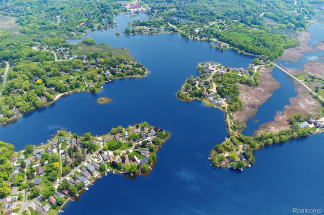 2620 Greg Avenue, Brighton Township, MI 48114