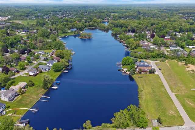 2620 Greg Avenue, Brighton Township, MI 48114