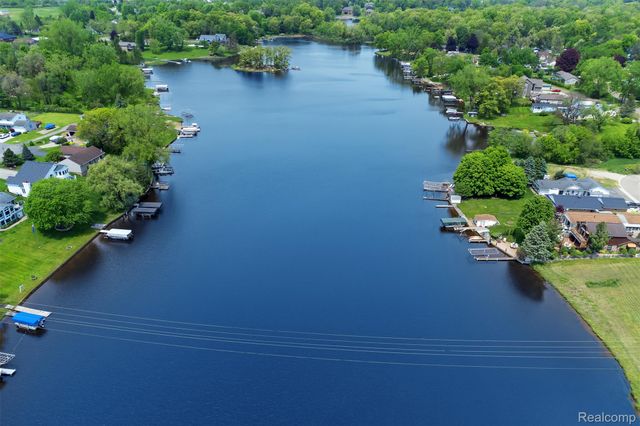 2620 Greg Avenue, Brighton Township, MI 48114