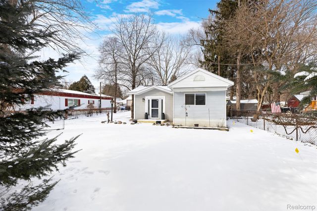2620 Greg Avenue, Brighton Township, MI 48114