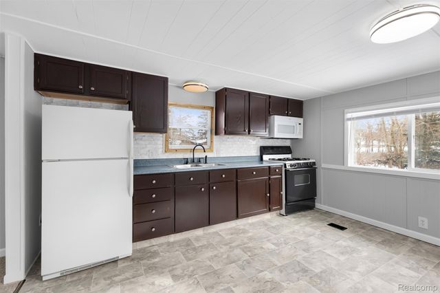 2620 Greg Avenue, Brighton Township, MI 48114