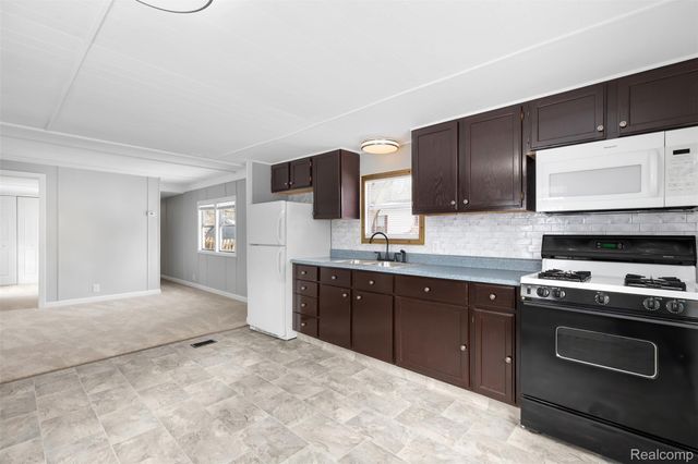 2620 Greg Avenue, Brighton Township, MI 48114