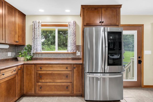 W242S7070 Cameron DRIVE, Waukesha, WI 53189
