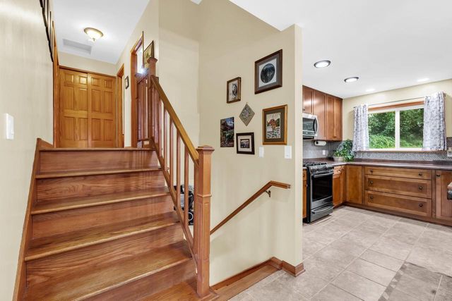 W242S7070 Cameron DRIVE, Waukesha, WI 53189