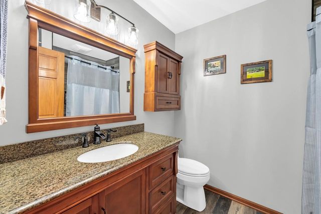 W242S7070 Cameron DRIVE, Waukesha, WI 53189