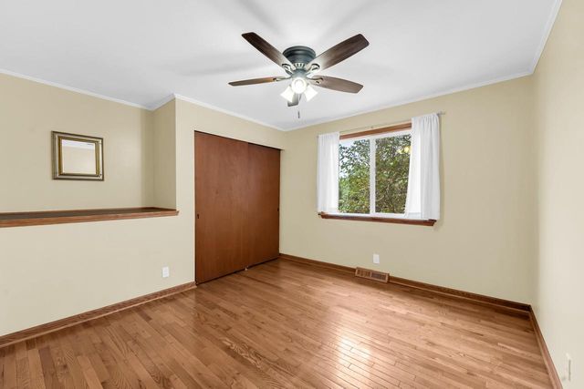 W242S7070 Cameron DRIVE, Waukesha, WI 53189