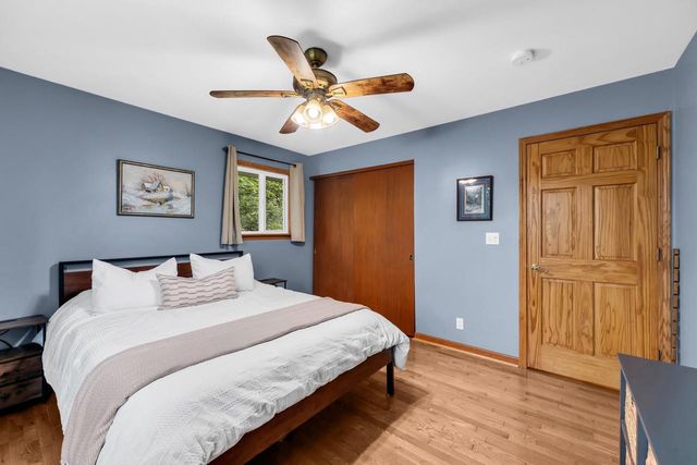 W242S7070 Cameron DRIVE, Waukesha, WI 53189