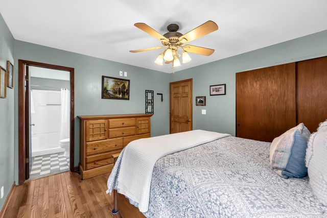 W242S7070 Cameron DRIVE, Waukesha, WI 53189