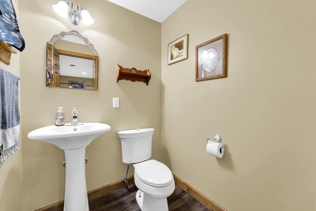 W242S7070 Cameron DRIVE, Waukesha, WI 53189