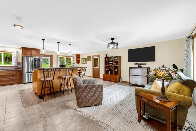W242S7070 Cameron DRIVE, Waukesha, WI 53189
