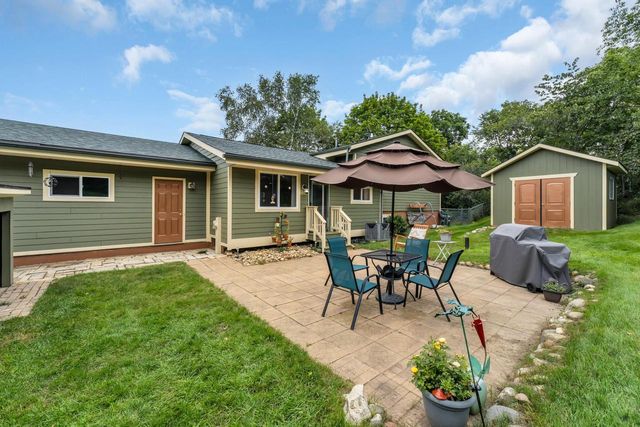 W242S7070 Cameron DRIVE, Waukesha, WI 53189